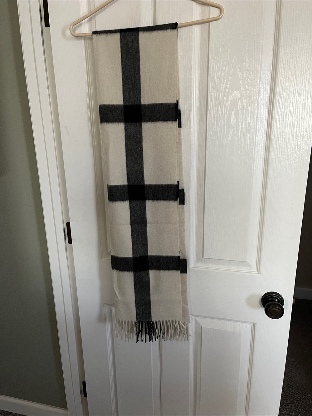 Women’s Classic Cream and Black Plaid Fringe Throw Scarf